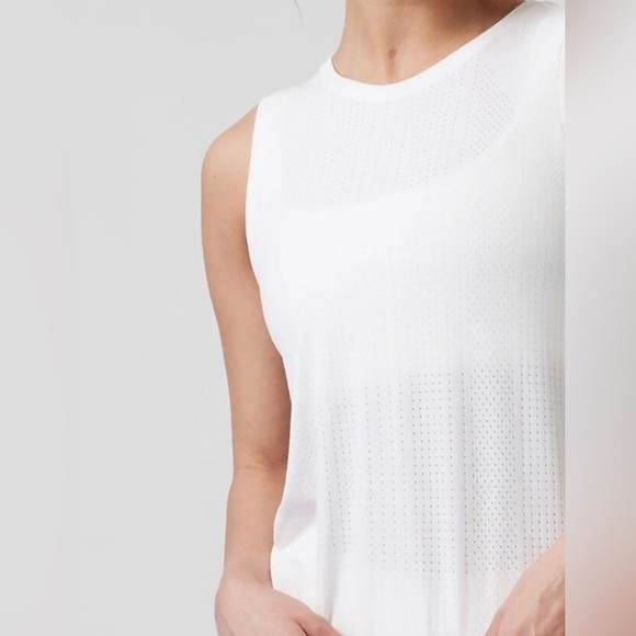 NWOT WOMEN’S ATHLETA IN MOTION TANK IN WHITE SIZE M - Picture 4 of 7